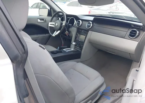 2008 Ford Mustang V6 Deluxe/V6 Premium из США, поврежденный, VIN 1ZVHT80N385184673